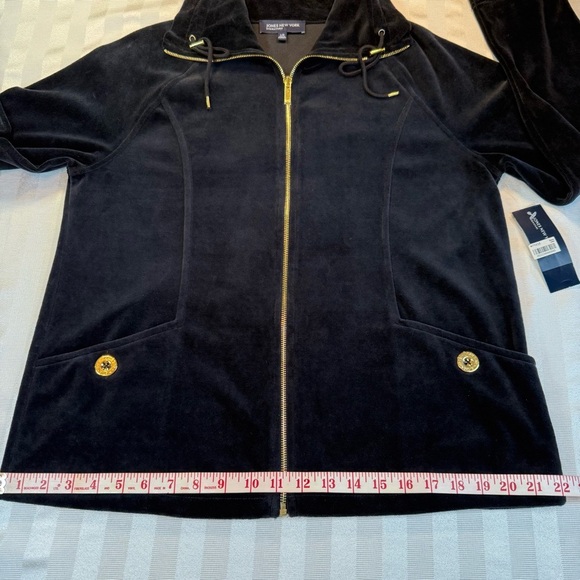 Jones New York Sz L Black Velvet Zip-Up Jacket with Gold Accents NWT - Picture 4 of 14
